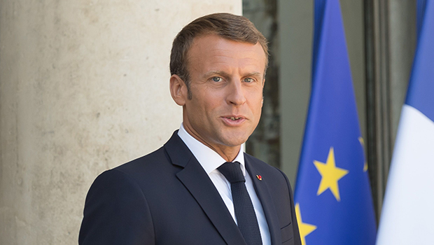 Les Internautes Scandalises Par Cette Fausse Citation D E Macron Sur Le Budget Des Cadeaux De Noel Linfo Re France Societe