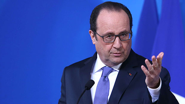 Un député évoque la question de la destitution de François Hollande 
