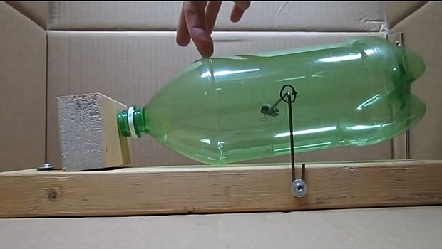 Comment fabriquer un piège à souris avec bouteille en plastique