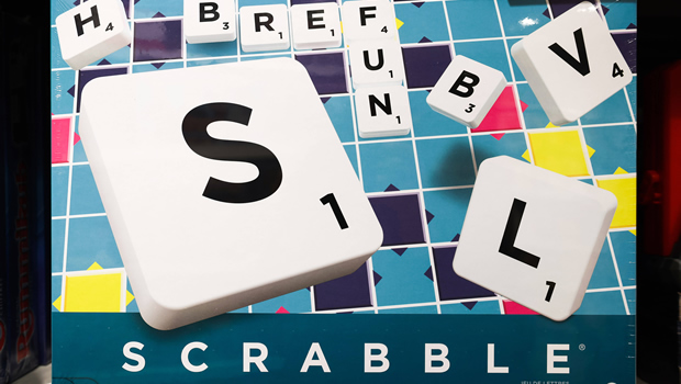 Loisirs. Jugés « offensants », des dizaines de mots ne seront bientôt plus  autorisés au Scrabble