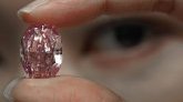 Saint-Tropez : un homme vole un diamant sous les yeux des vendeurs