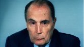 Sarthe : un buste de François Mitterrand vandalisé