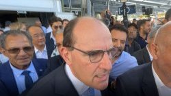 Présidentielle : Jean-Castex est arrivé à La Réunion pour convaincre les électeurs de voter pour Emmanuel Macron 