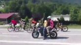 L'impressionnant cortège de John Kerry pour une sortie à vélo