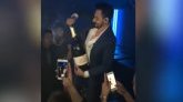 Vidéo - Une bouteille de Champagne à 30 000 € lui glisse des mains...