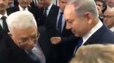Obsèques de Shimon Peres : la poignée de main de Benyamin Nétanyahou et Mahmoud Abbas