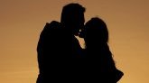 Italie : des panneaux incitent les couples à s'embrasser